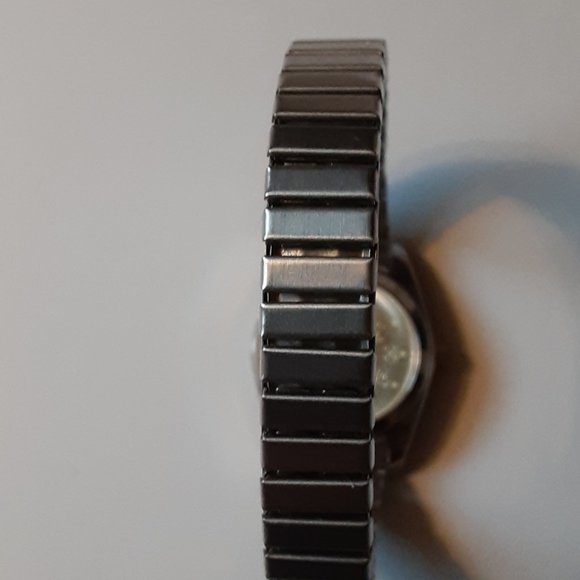 LADIES WRISTWATCH/GENERIC - Picture 4 of 7